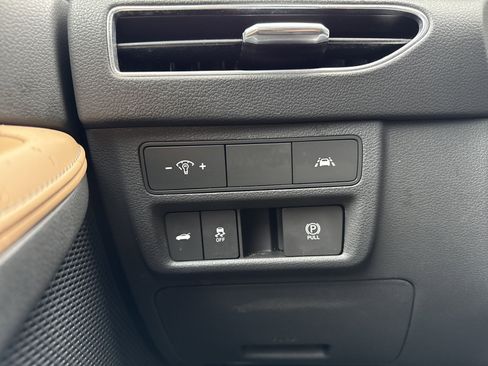 Used 2021 Hyundai Sonata Limited w/ Preferred Accessory Package image 29