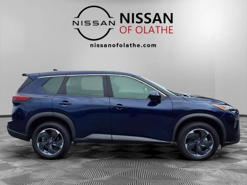 Used 2024 Nissan Rogue SV AWD/4WD image 29