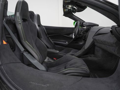 Used 2024 McLaren 750S Spider RWD image 27