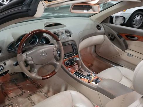 Used 2008 Mercedes-Benz SL 550 image 17