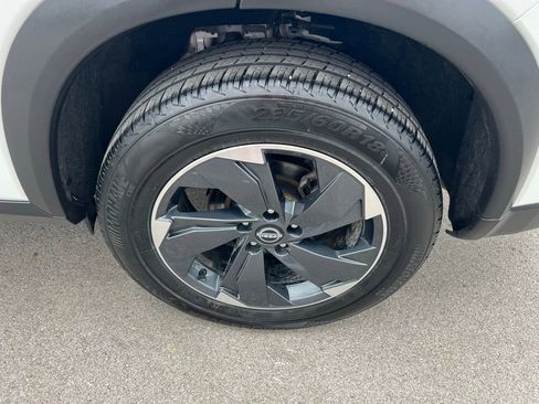 Used 2024 Nissan Rogue SV AWD/4WD image 14