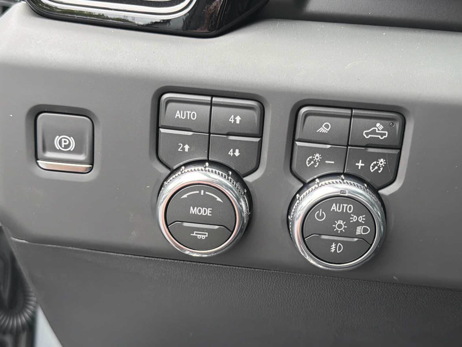 New 2026 GMC Sierra 1500 AT4 w/ AT4 Premium Package AWD/4WD image 11
