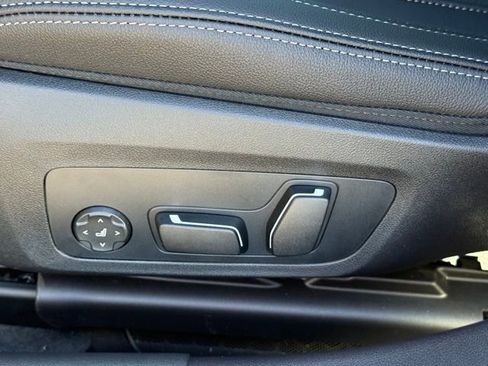 New 2026 BMW 330i Sedan w/ M Sport Package image 17