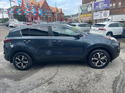 Used 2022 Kia Sportage LX AWD/4WD image 4