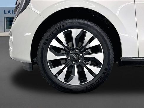 New 2025 Ford Expedition Platinum w/ Platinum Ultimate Package AWD/4WD image 13