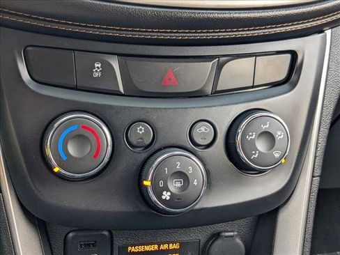 Used 2018 Chevrolet Trax LT image 13