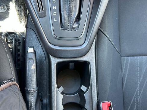 Used 2017 Ford Focus SE image 20