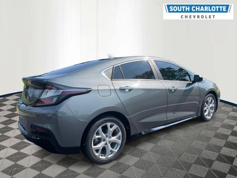 Used 2017 Chevrolet Volt Premier w/ Driver Confidence II Package FWD image 4