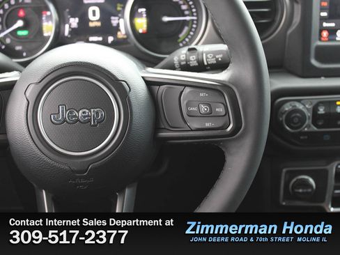 Used 2023 Jeep Wrangler Unlimited w/ Cold Weather Group image 12