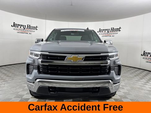 Used 2024 Chevrolet Silverado 1500 LT AWD/4WD image 3