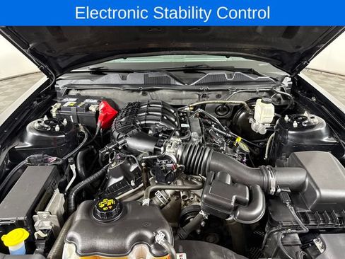 Used 2014 Ford Mustang Coupe RWD image 18