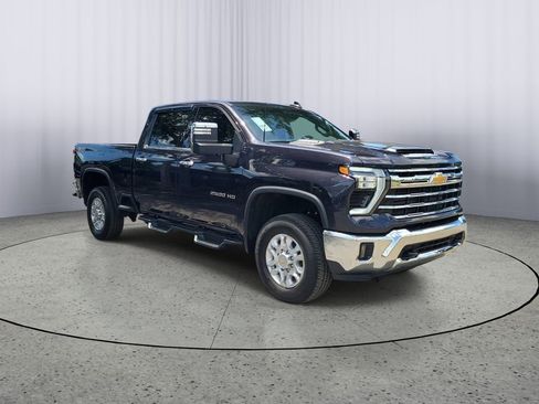 Used 2024 Chevrolet Silverado 2500 LTZ AWD/4WD image 2
