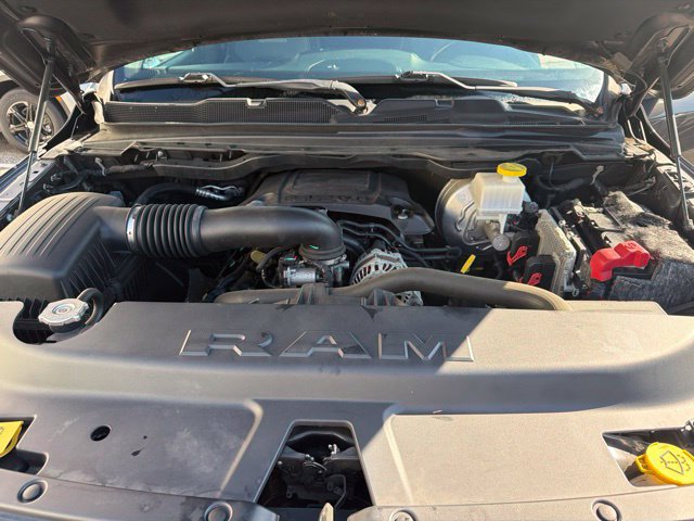 Used 2019 RAM 1500 Laramie AWD/4WD image 12