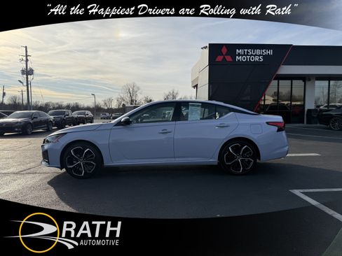 Used 2024 Nissan Altima 2.5 SR image 6