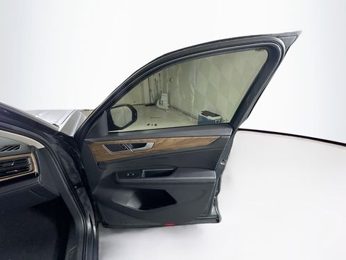 Used 2024 Volkswagen Atlas SE w/ Panoramic Sunroof Package FWD image 35
