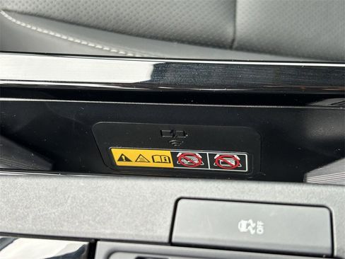 Used 2025 Toyota Prius Limited image 37