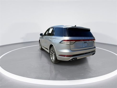 Used 2023 Lincoln Aviator Grand Touring image 7