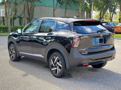 Certified 2025 Nissan Kicks SV w/ Illumination Package FWD image 7