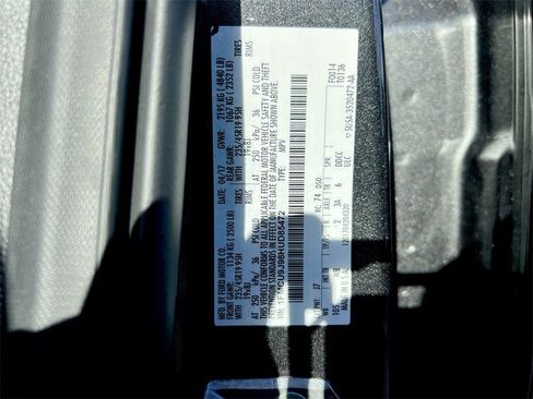 Used 2017 Ford Escape Titanium image 28