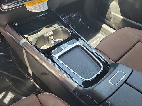 Certified 2025 Mercedes-Benz GLA 35 AMG 4MATIC image 36