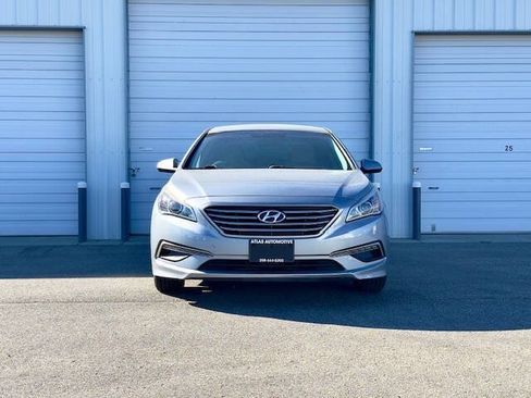 Used 2015 Hyundai Sonata SE FWD image 2