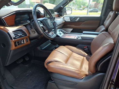 Used 2024 Lincoln Navigator Reserve AWD/4WD image 11