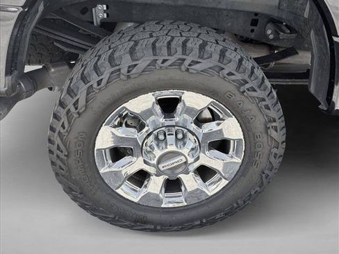 Used 2019 Ford F250 Lariat w/ Lariat Ultimate Package AWD/4WD image 9