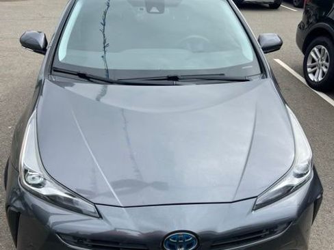 Used 2019 Toyota Prius LE FWD image 3