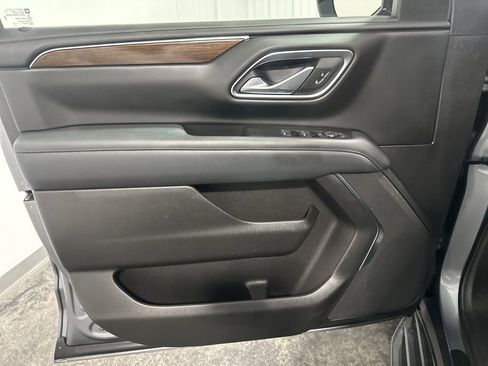 Used 2022 GMC Yukon XL SLE w/ Gmc Pro Safety Plus Package AWD/4WD image 10