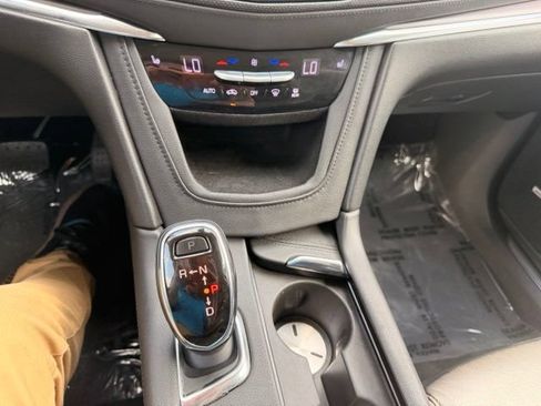 Used 2017 Cadillac XT5 Luxury w/ Driver Awareness Package AWD/4WD image 25