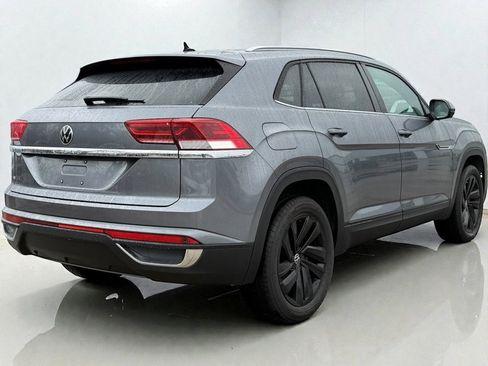 Used 2022 Volkswagen Atlas Cross Sport SE image 3