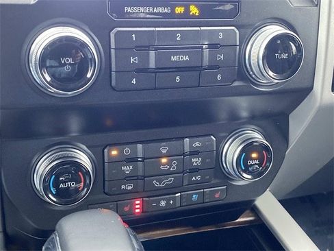 Certified 2019 Ford F150 Lariat w/ Equipment Group 502A Luxury image 61