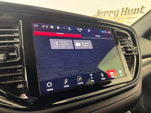 Used 2025 Dodge Durango GT AWD/4WD image 17