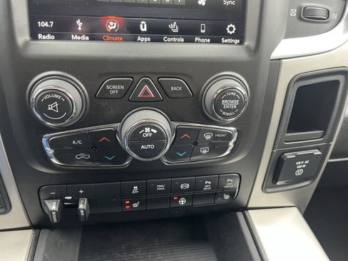Used 2018 RAM 2500 Big Horn image 25