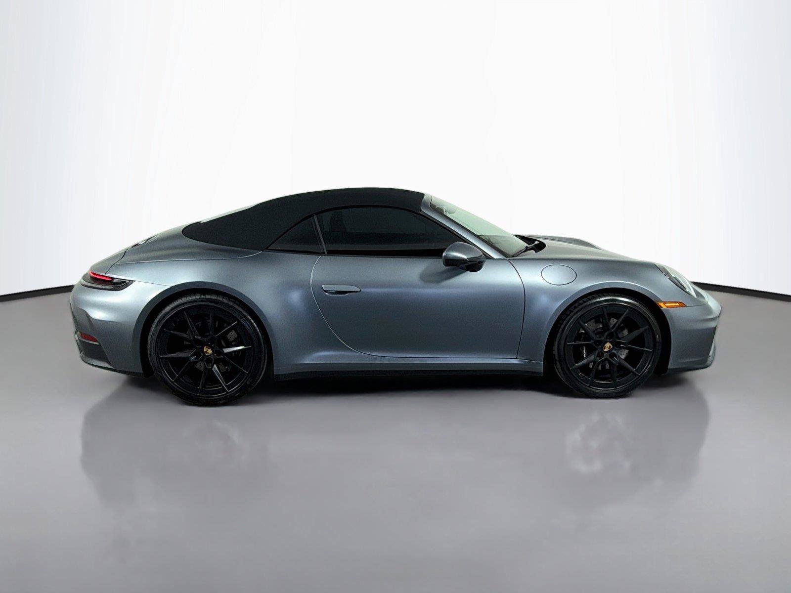 Certified 2025 Porsche 911 Carrera RWD image 8