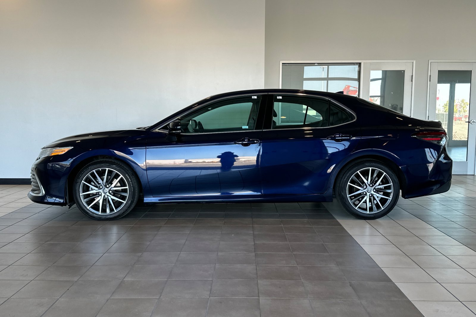 Certified 2021 Toyota Camry XLE FWD image 7
