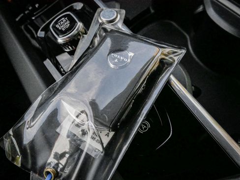 Used 2025 Volvo XC60 B5 Plus w/ Climate Package image 36