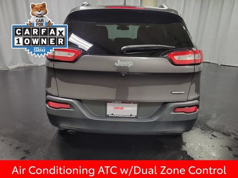 Used 2018 Jeep Cherokee Latitude Plus w/ Comfort/Convenience Group FWD image 7