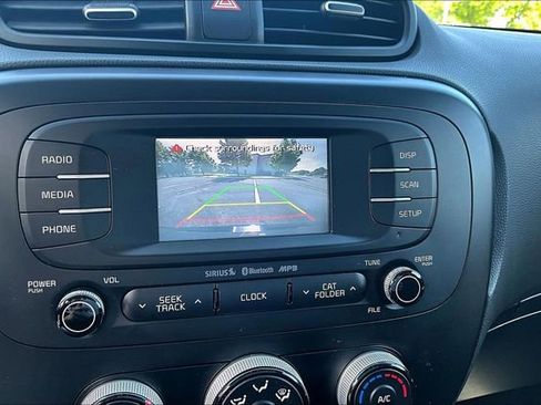 Used 2016 Kia Soul + FWD image 13