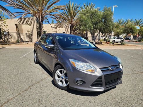 Used 2013 Ford Focus SE image 2