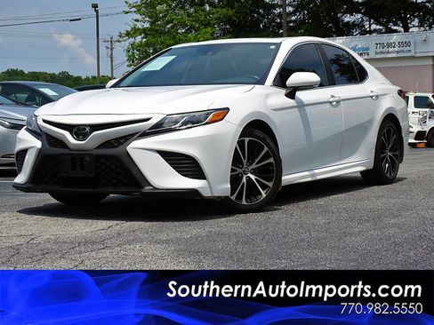 Used 2019 Toyota Camry SE w/ Audio Package FWD image 1