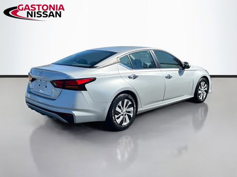 Used 2022 Nissan Altima 2.5 S image 9