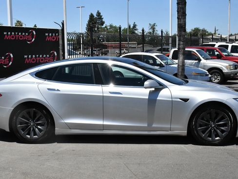 Used 2018 Tesla Model S 75D AWD/4WD image 9