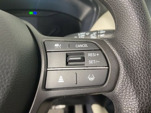 Used 2023 Honda HR-V LX image 16