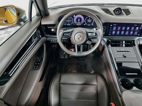 Certified 2025 Porsche Panamera 4S AWD/4WD image 24
