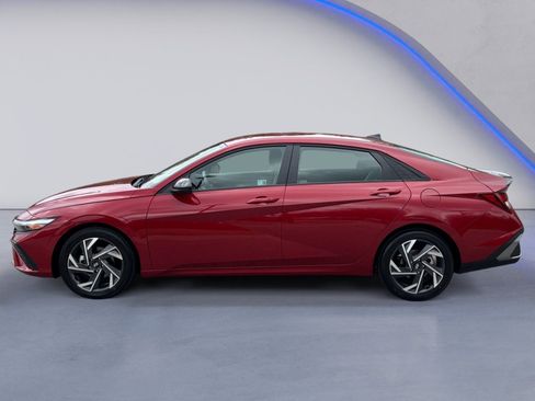 Certified 2025 Hyundai Elantra Sport FWD image 7