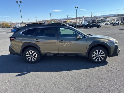 Certified 2025 Subaru Outback Premium image 6