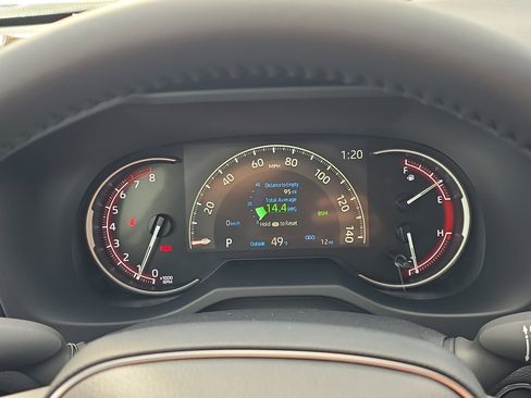 New 2025 Toyota RAV4 XLE image 28