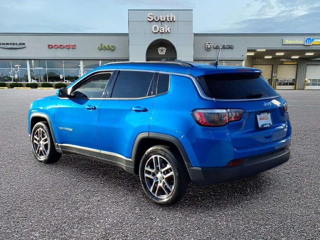 Used 2020 Jeep Compass Latitude w/ Popular Equipment Group FWD image 3