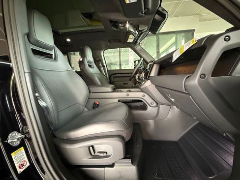 New 2026 Land Rover Defender 110 OCTA AWD/4WD image 28